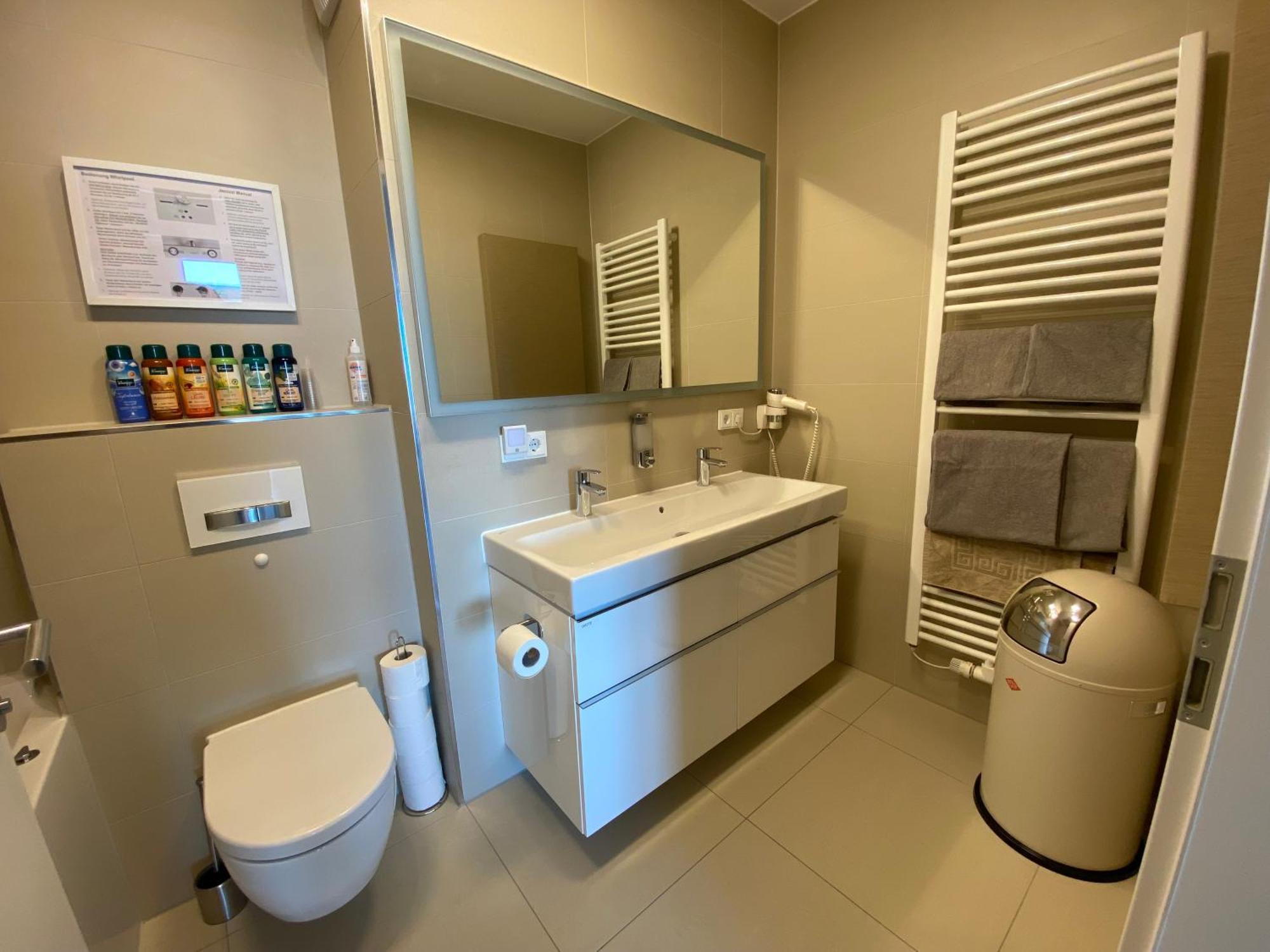 Alpen-Panorama Suite - Einzigartige Privatsuite Hoch Ueber Muenchen, 12Tes Og, Alpenblick, Loggia, Whirlpool, 15 Minuten Zum Zentrum, Ruhe Und Erholung In Der Stadt Muenchen Fuer Privat Und Geschaeftlich Reisende Buitenkant foto